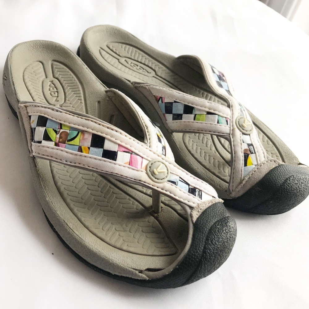 Keen flip flop style sandals toe guard Sz 5